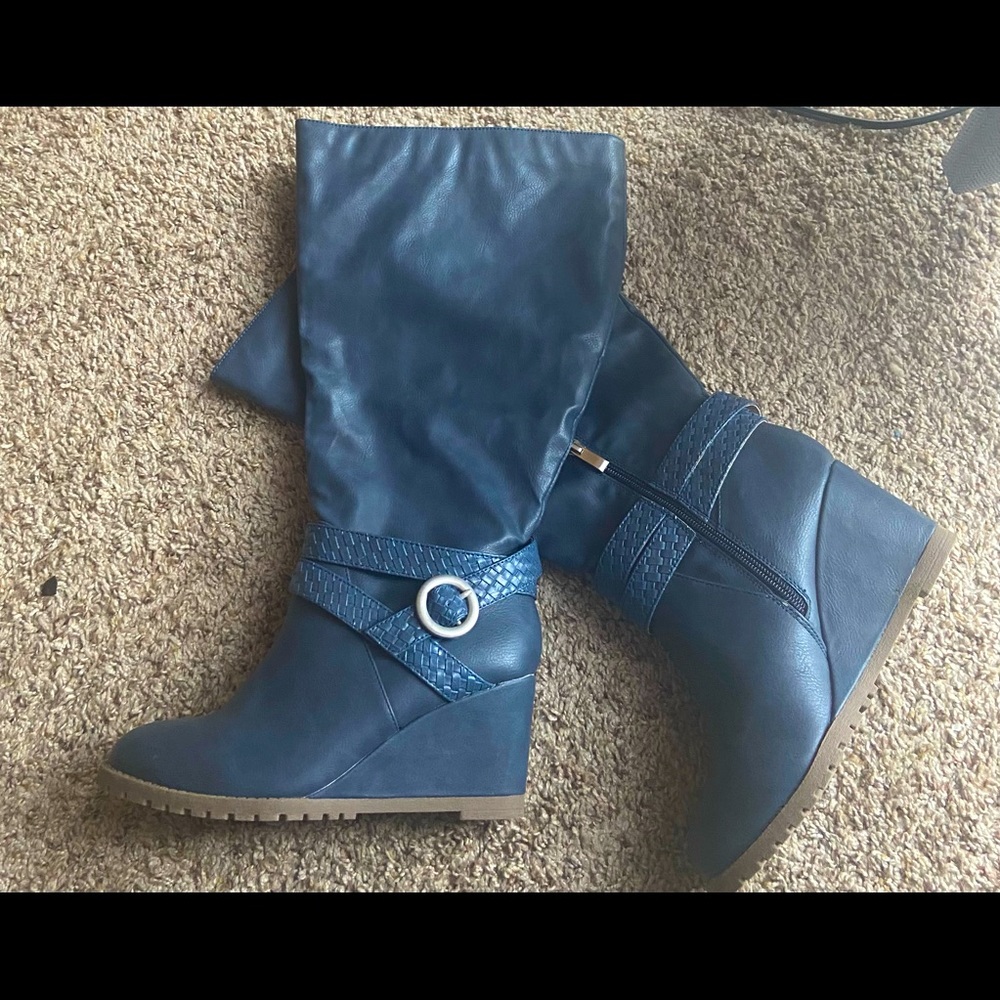 Journee Collection Garin Wedge boots